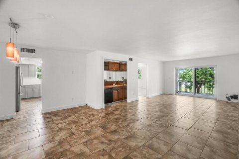 Condo in Weston, Florida, 2 bedrooms  № 2083405 - photo 8