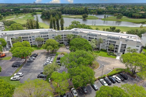 Condo in Weston, Florida, 2 bedrooms  № 2083405 - photo 27