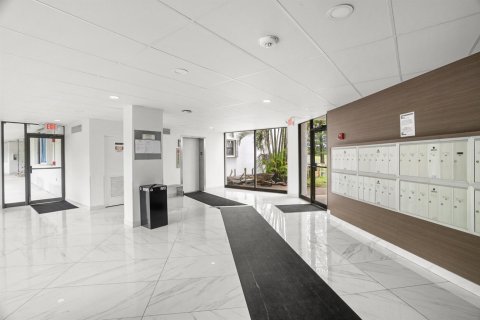 Condo in Weston, Florida, 2 bedrooms № 2083405