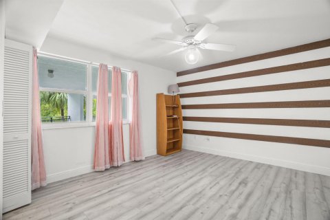 Condo in Weston, Florida, 2 bedrooms  № 2083405 - photo 15