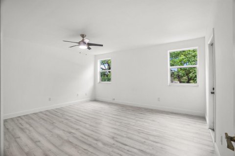 Condo in Weston, Florida, 2 bedrooms  № 2083405 - photo 17