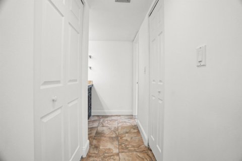 Condo in Weston, Florida, 2 bedrooms  № 2083405 - photo 20