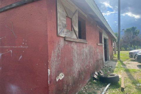 House in Miami, Florida 3 bedrooms, 160.72 sq.m. № 1941366 - photo 13