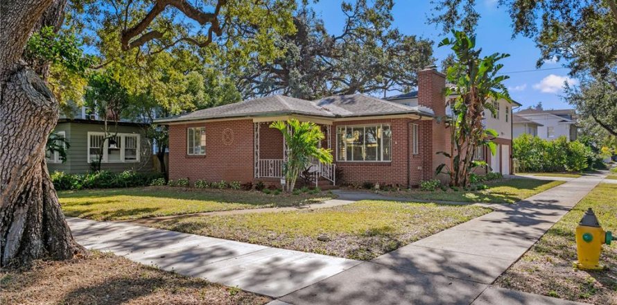 Villa ou maison à Saint Petersburg, Floride 3 chambres, 186.64 m2 № 1567401