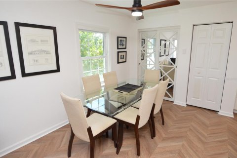 Condo in Saint Petersburg, Florida, 2 bedrooms  № 2202487 - photo 7