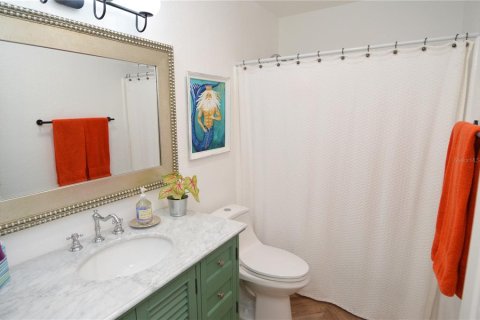 Condo in Saint Petersburg, Florida, 2 bedrooms  № 2202487 - photo 30