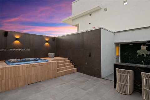 Copropriété à vendre à Miami, Floride: 3 chambres, 208.66 m2 № 1970271 - photo 2