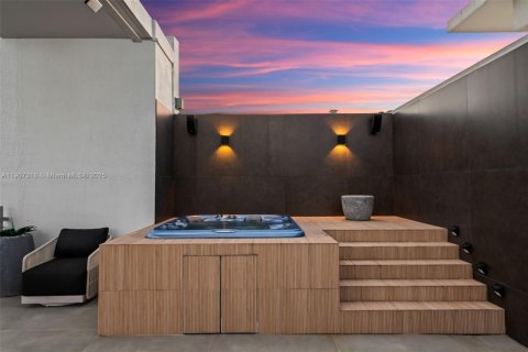 Copropriété à vendre à Miami, Floride: 3 chambres, 208.66 m2 № 1970271 - photo 3