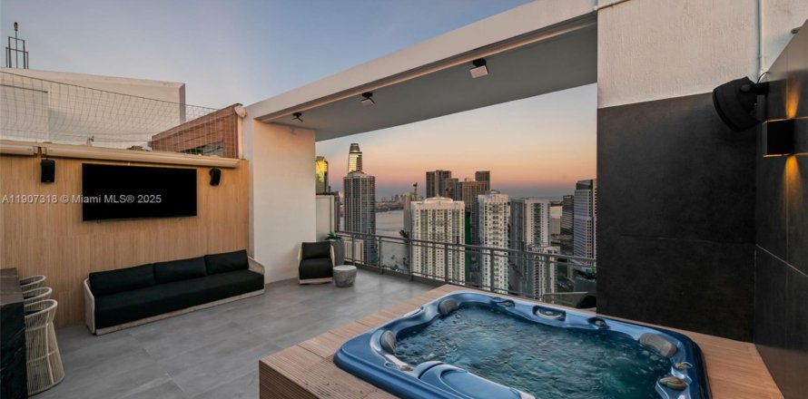 Condo à Miami, Floride, 3 chambres  № 1970271