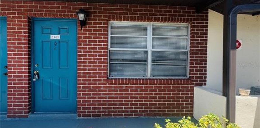 House in Clearwater, Florida 1 bedroom, 55.09 sq.m. № 2218134