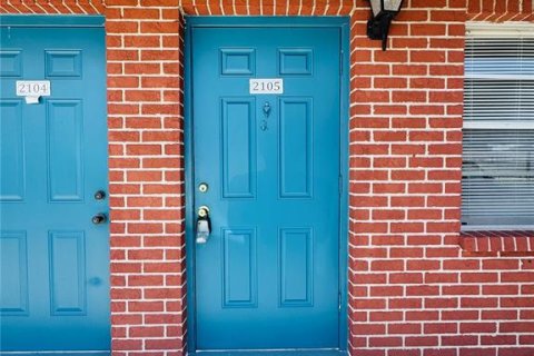 House in Clearwater, Florida 1 bedroom, 55.09 sq.m. № 2218134 - photo 2