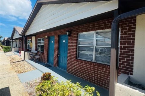 House in Clearwater, Florida 1 bedroom, 55.09 sq.m. № 2218134 - photo 4