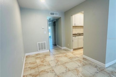 House in Clearwater, Florida 1 bedroom, 55.09 sq.m. № 2218134 - photo 8