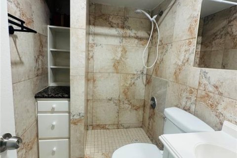 House in Clearwater, Florida 1 bedroom, 55.09 sq.m. № 2218134 - photo 17
