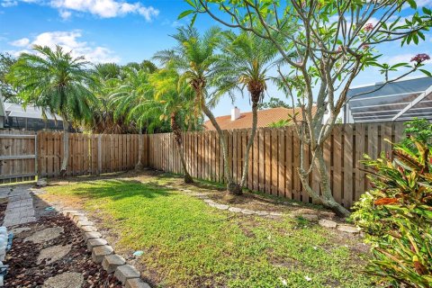House in Saint Petersburg, Florida 3 bedrooms, 187.48 sq.m. № 1670763 - photo 25