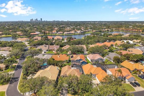 House in Saint Petersburg, Florida 3 bedrooms, 187.48 sq.m. № 1670763 - photo 26