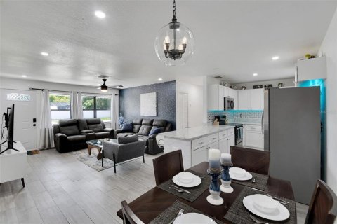 Casa en alquiler en Tampa, Florida, 4 dormitorios, 137.5 m2 № 2199506 - foto 20