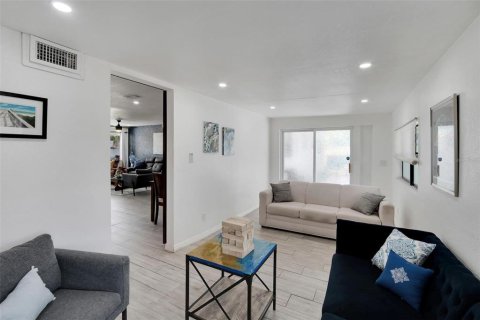 Casa en alquiler en Tampa, Florida, 4 dormitorios, 137.5 m2 № 2199506 - foto 27
