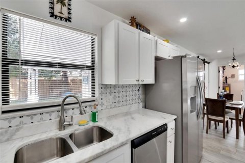 Casa en alquiler en Tampa, Florida, 4 dormitorios, 137.5 m2 № 2199506 - foto 19