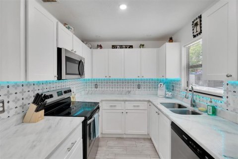 Casa en alquiler en Tampa, Florida, 4 dormitorios, 137.5 m2 № 2199506 - foto 16