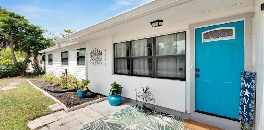 Casa en Tampa, Florida 4 dormitorios, 137.5 m2 № 2199506