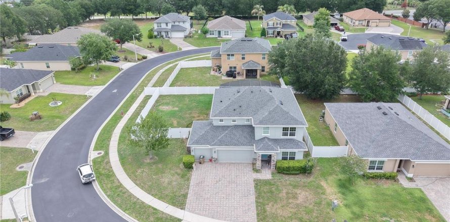 Villa ou maison à Clermont, Floride 4 chambres, 265.14 m2 № 2092442