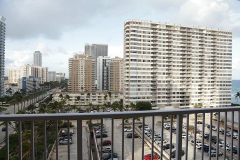 Copropriété à vendre à Hallandale Beach, Floride: 1 chambre, 80.82 m2 № 1947202 - photo 6