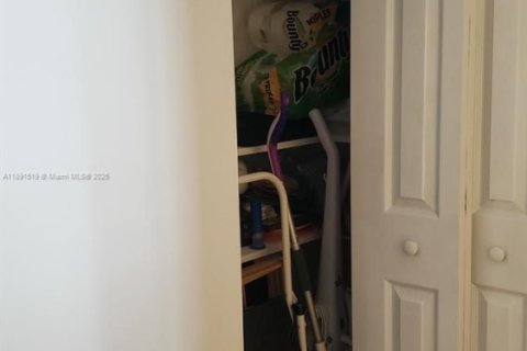 Copropriété à vendre à Hallandale Beach, Floride: 1 chambre, 80.82 m2 № 1947202 - photo 20