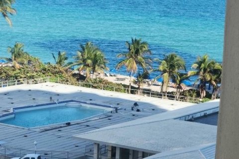 Copropriété à vendre à Hallandale Beach, Floride: 1 chambre, 80.82 m2 № 1947202 - photo 24