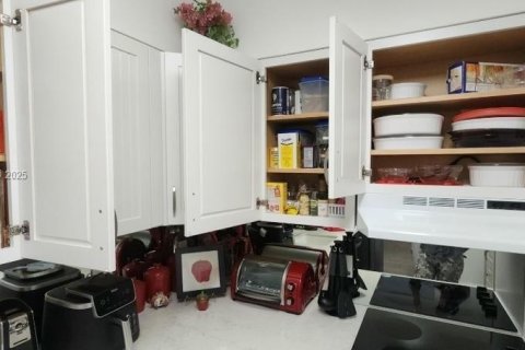 Copropriété à vendre à Hallandale Beach, Floride: 1 chambre, 80.82 m2 № 1947202 - photo 14