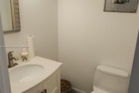 Copropriété à vendre à Hallandale Beach, Floride: 1 chambre, 80.82 m2 № 1947202 - photo 26
