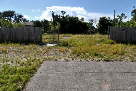 Terreno en venta en Fort Pierce, Florida № 585618 - foto 1