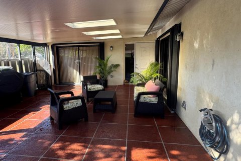 Apartment in Hypoluxo, Florida 2 bedrooms, 115.48 sq.m. № 2180260 - photo 8