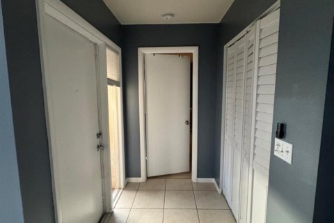 Apartment in Hypoluxo, Florida 2 bedrooms, 115.48 sq.m. № 2180260 - photo 4