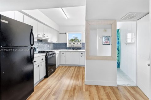 Condominio en venta en Miami Beach, Florida, 1 dormitorio, 82.22 m2 № 1996200 - foto 4