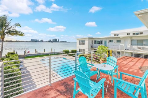 Condominio en venta en Miami Beach, Florida, 1 dormitorio, 82.22 m2 № 1996200 - foto 9