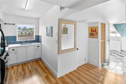 Condominio en venta en Miami Beach, Florida, 1 dormitorio, 82.22 m2 № 1996200 - foto 5