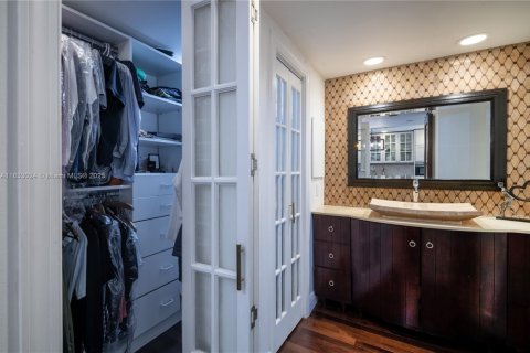 Condo in Miami, Florida  № 1814875 - photo 28