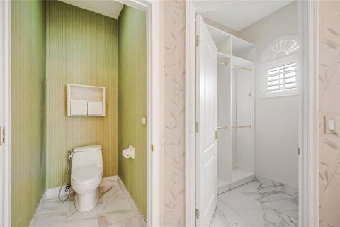 House in Orlando, Florida 4 bedrooms, 237.92 sq.m. № 2394231 - photo 16