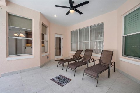 House in Orlando, Florida 4 bedrooms, 237.92 sq.m. № 2394231 - photo 27