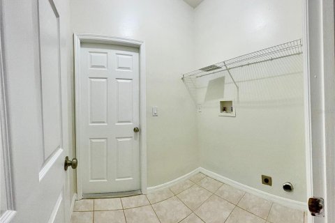 Villa ou maison à louer à Lake Mary, Floride: 3 chambres, 144 m2 № 2376819 - photo 15