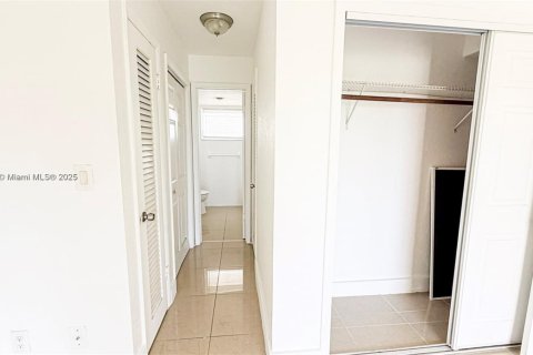 Купить кондоминиум в Майами, Флорида 1 спальня, 88.63м2, № 2012798 - фото 9