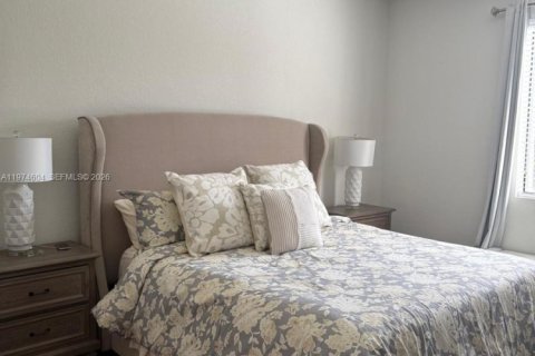 Townhouse in Homestead, Florida 3 bedrooms, 142.14 sq.m. № 2036029 - photo 8