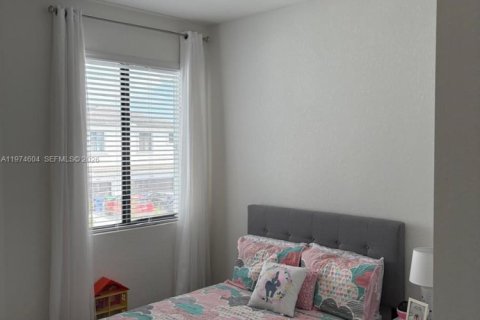 Townhouse in Homestead, Florida 3 bedrooms, 142.14 sq.m. № 2036029 - photo 16