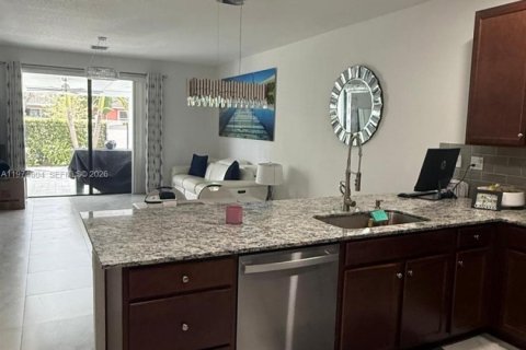 Townhouse in Homestead, Florida 3 bedrooms, 142.14 sq.m. № 2036029 - photo 28