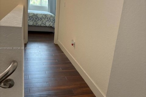 Townhouse in Homestead, Florida 3 bedrooms, 142.14 sq.m. № 2036029 - photo 18