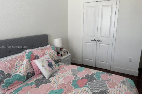 Townhouse in Homestead, Florida 3 bedrooms, 142.14 sq.m. № 2036029 - photo 14