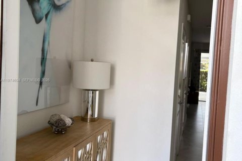 Townhouse in Homestead, Florida 3 bedrooms, 142.14 sq.m. № 2036029 - photo 23