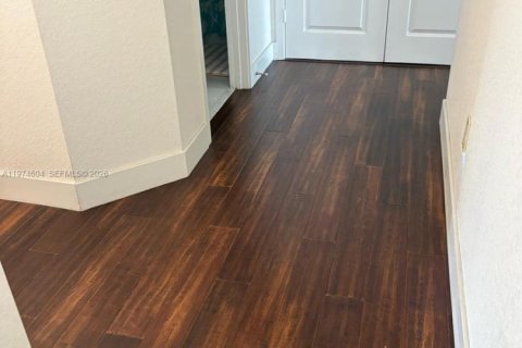 Townhouse in Homestead, Florida 3 bedrooms, 142.14 sq.m. № 2036029 - photo 21