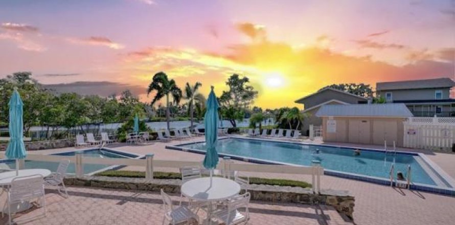 Condominio en Jupiter, Florida, 2 dormitorios № 959300